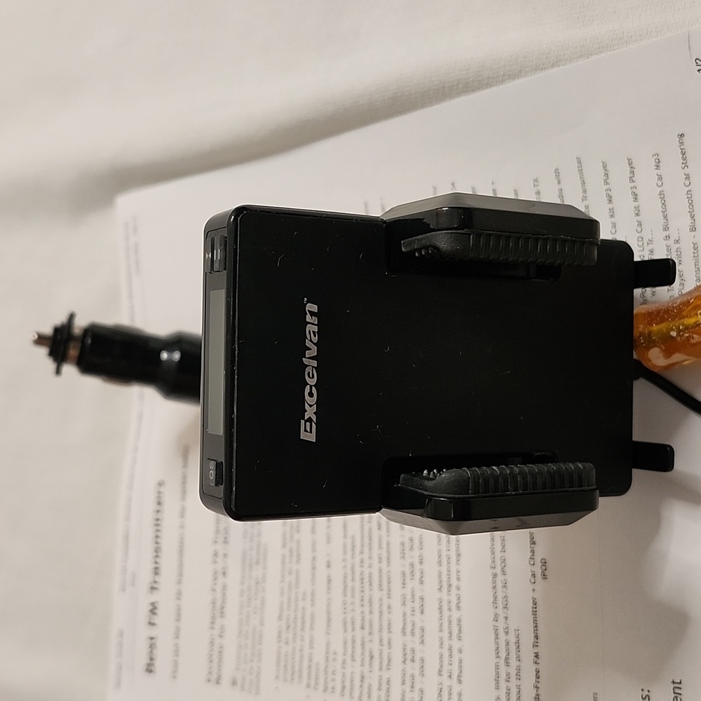 Excelvan Hands-Free Fm transmitter & Car Charger for IPhone/Ipod